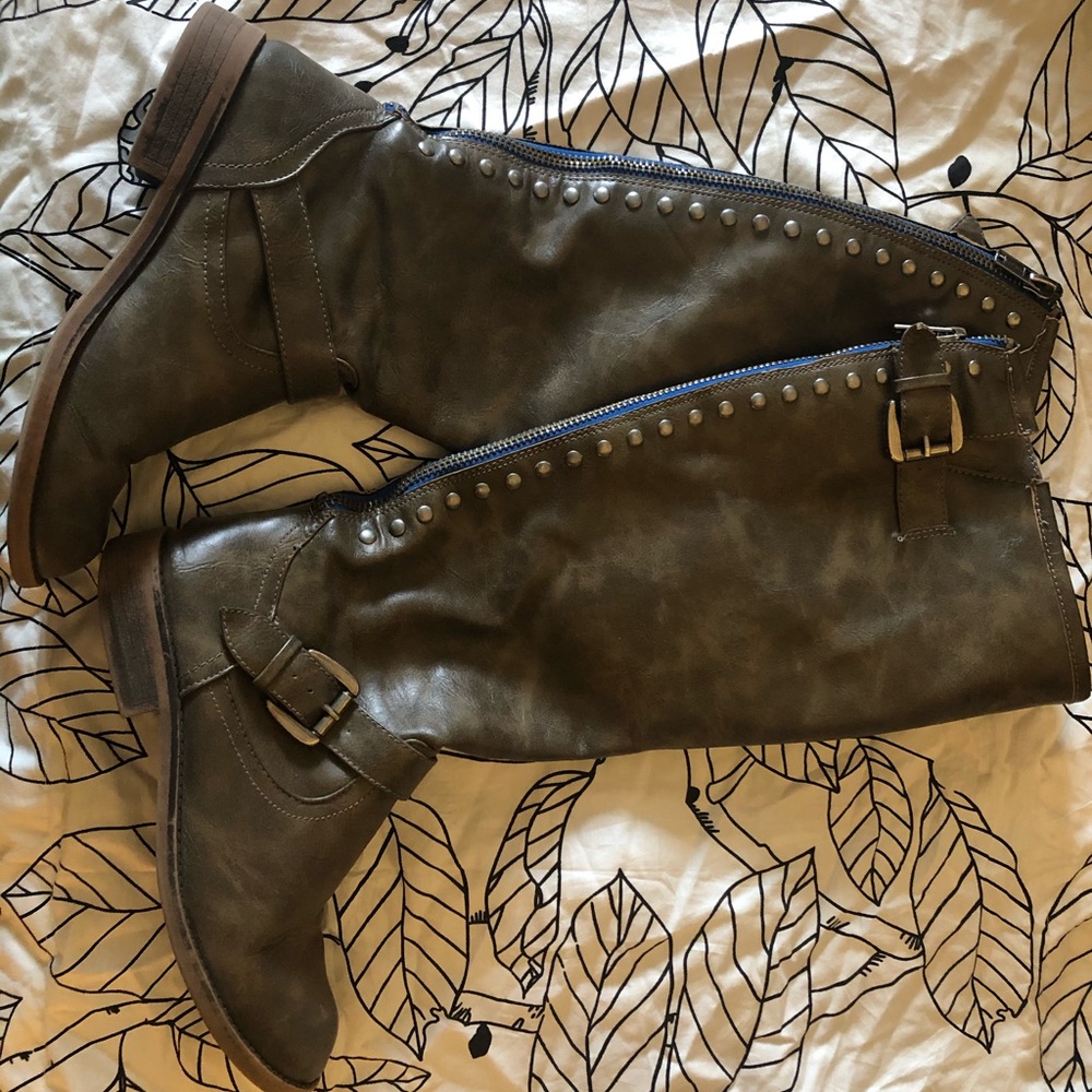 Tall gray/tan boots